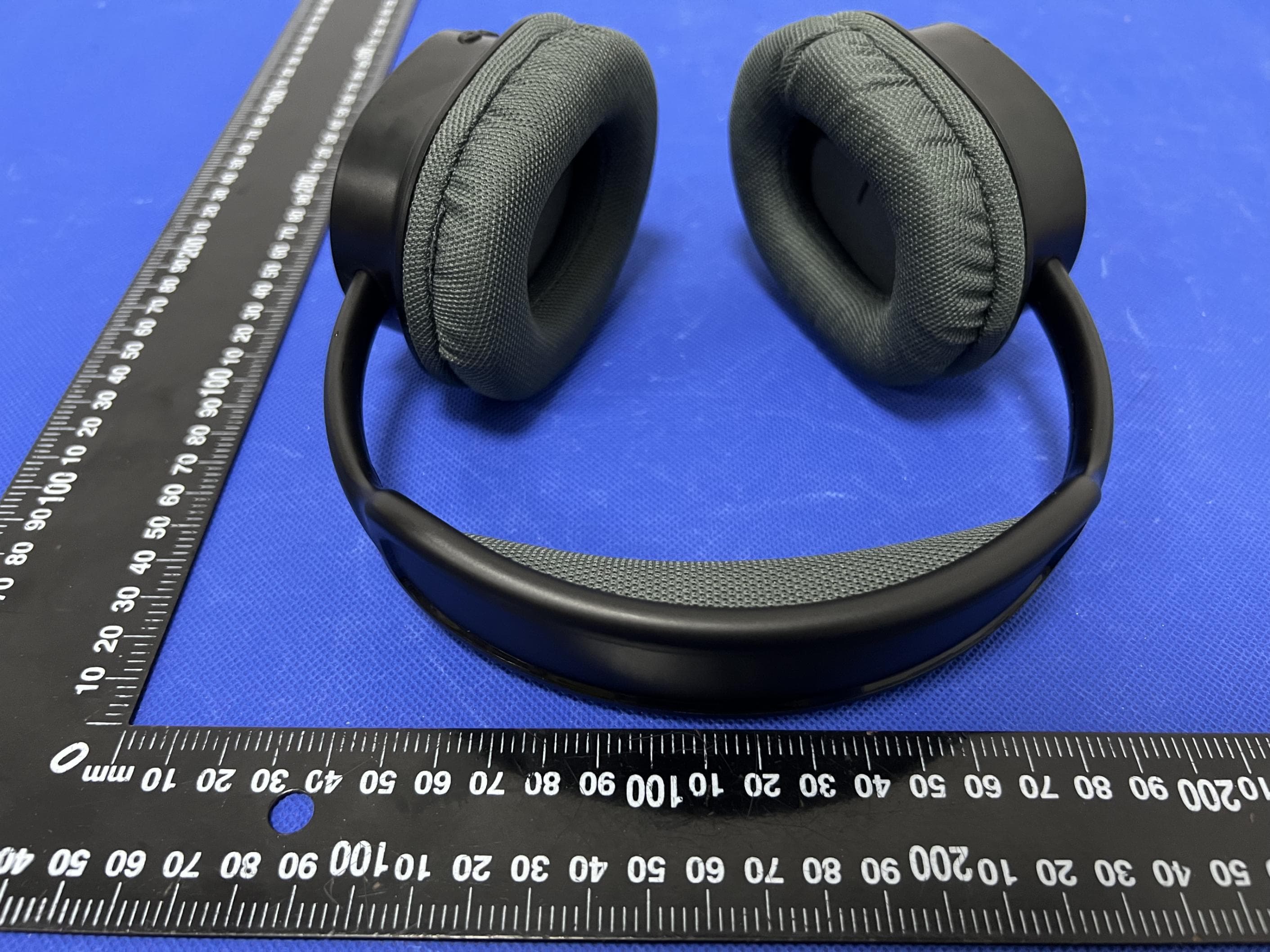 Wireless Headphone - FCC ID UWO-HP-6032 - SHENZHEN LISAIER TRONICS CO., LTD. (4)