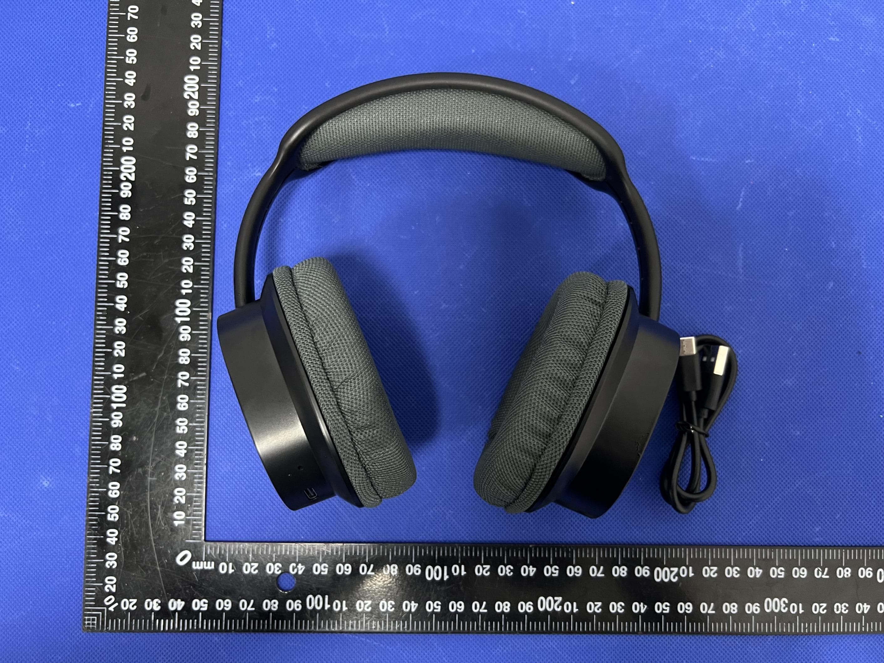 Wireless Headphone - FCC ID UWO-HP-6032 - SHENZHEN LISAIER TRONICS CO., LTD. (3)