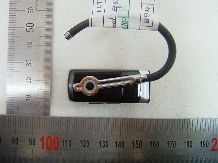 Bluetooth Headset - FCC ID UXZHCM100 - Clipcomm, Inc. (2)