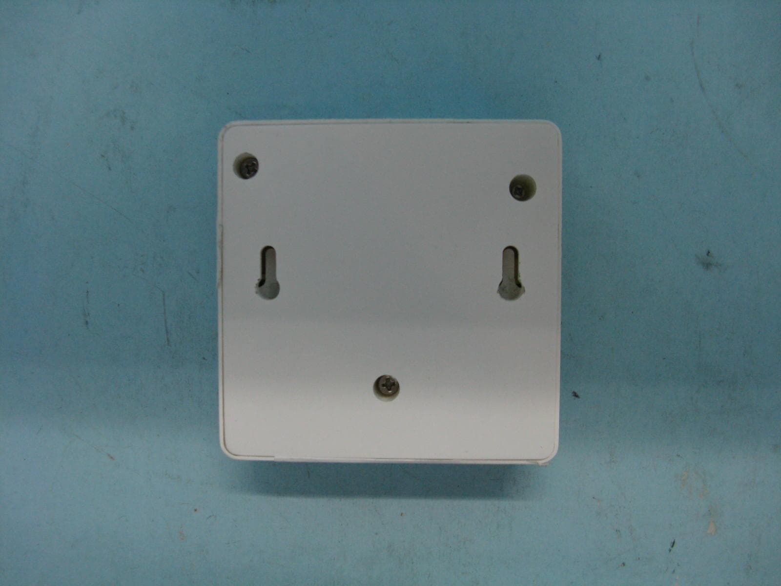 Temperature Sensing Transmitter - FCC ID UZAHP81046800 - Lung Fat Industries (HK) Co., Ltd. (3)