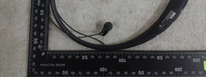 Stereo Bluetooth Headset - FCC ID UZCGBH-S500 - MobiFren Co., Ltd. (2)