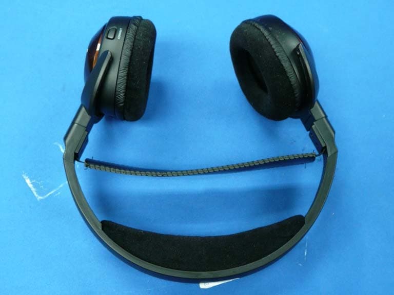 Digital Wireless Stereo Headphones - FCC ID UZZRFWHP02RX - Beautiful Enterprise Co., Ltd. (4)
