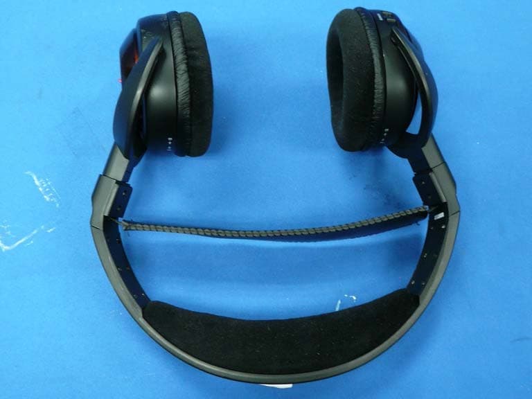Digital Wireless Stereo Headphones - FCC ID UZZRFWHP02RX - Beautiful Enterprise Co., Ltd. (3)