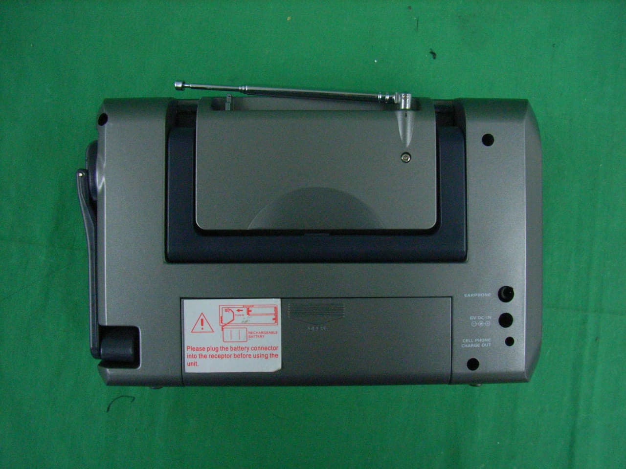 DIGITAL DISPLAY RADIO FLASHLIGHT - FCC ID V2N38WB - TEN FORWARD LIMITED