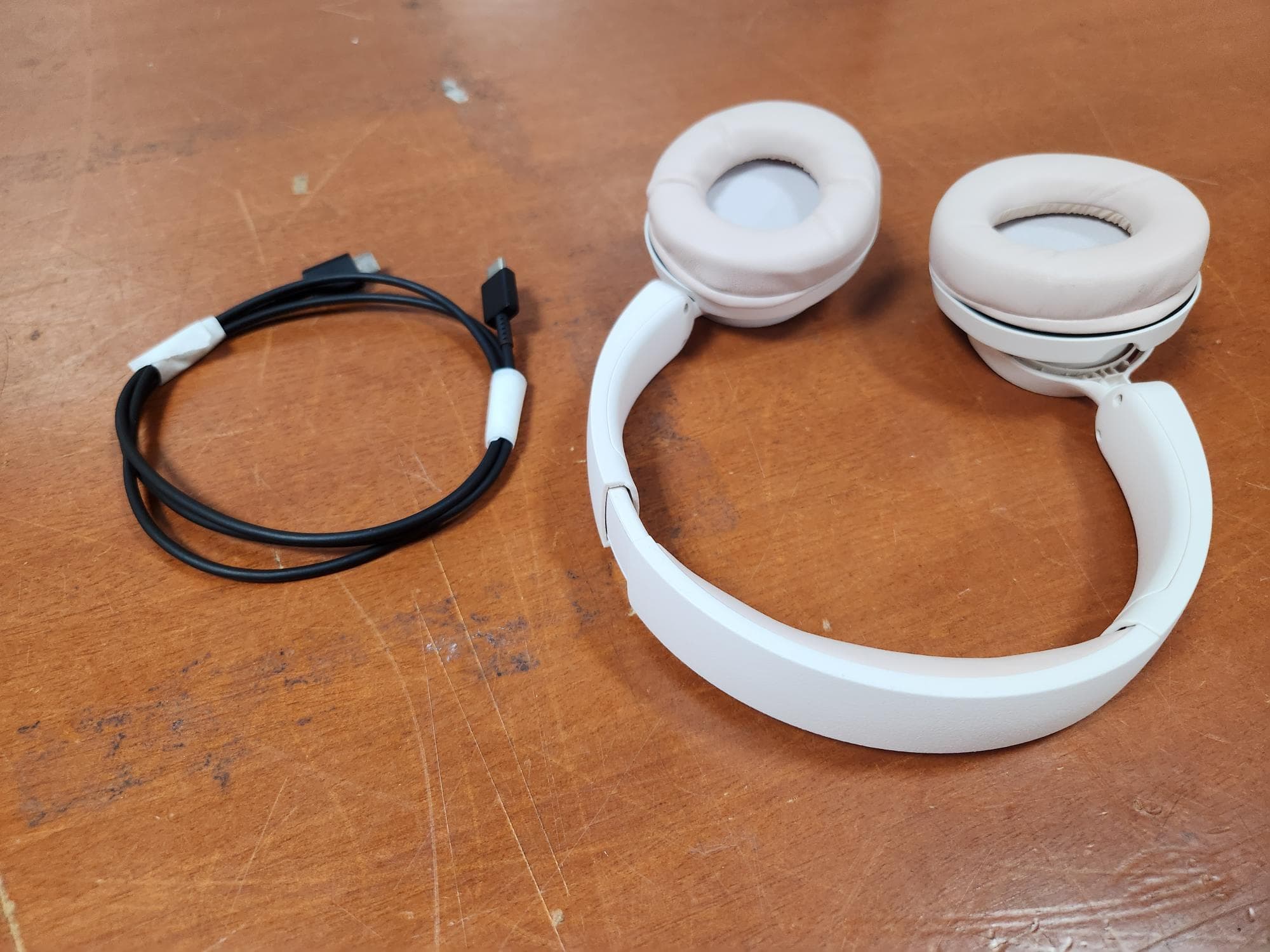 Bluetooth Noise cancelling Headphone - FCC ID V2R-BN0300 - Cresyn Co., Ltd.