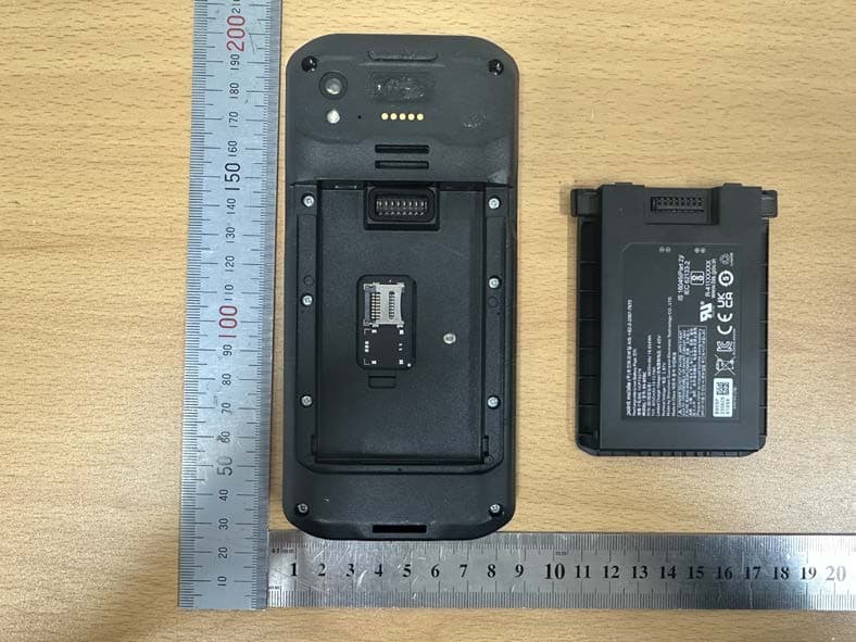 MOBILE COMPUTER - FCC ID V2X-PM84W - Point Mobile Co., LTD. (2)