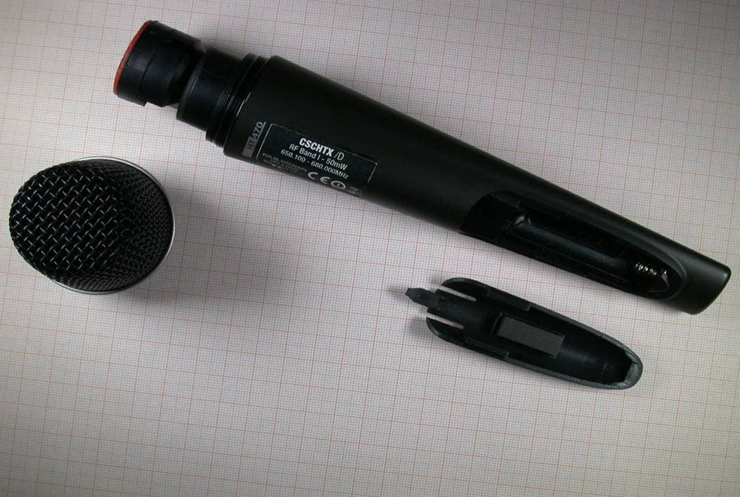 Wireless Microphone - FCC ID V3TCSCHTX - AKG Acoustics GmbH (4)