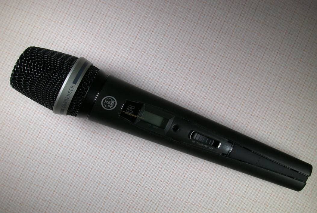 Wireless Microphone - FCC ID V3TCSCHTX - AKG Acoustics GmbH (2)