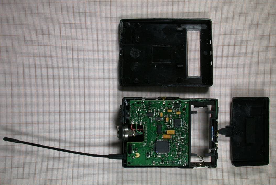 Wireless Microphone - FCC ID V3TCSCPTX - AKG Acoustics GmbH (1)