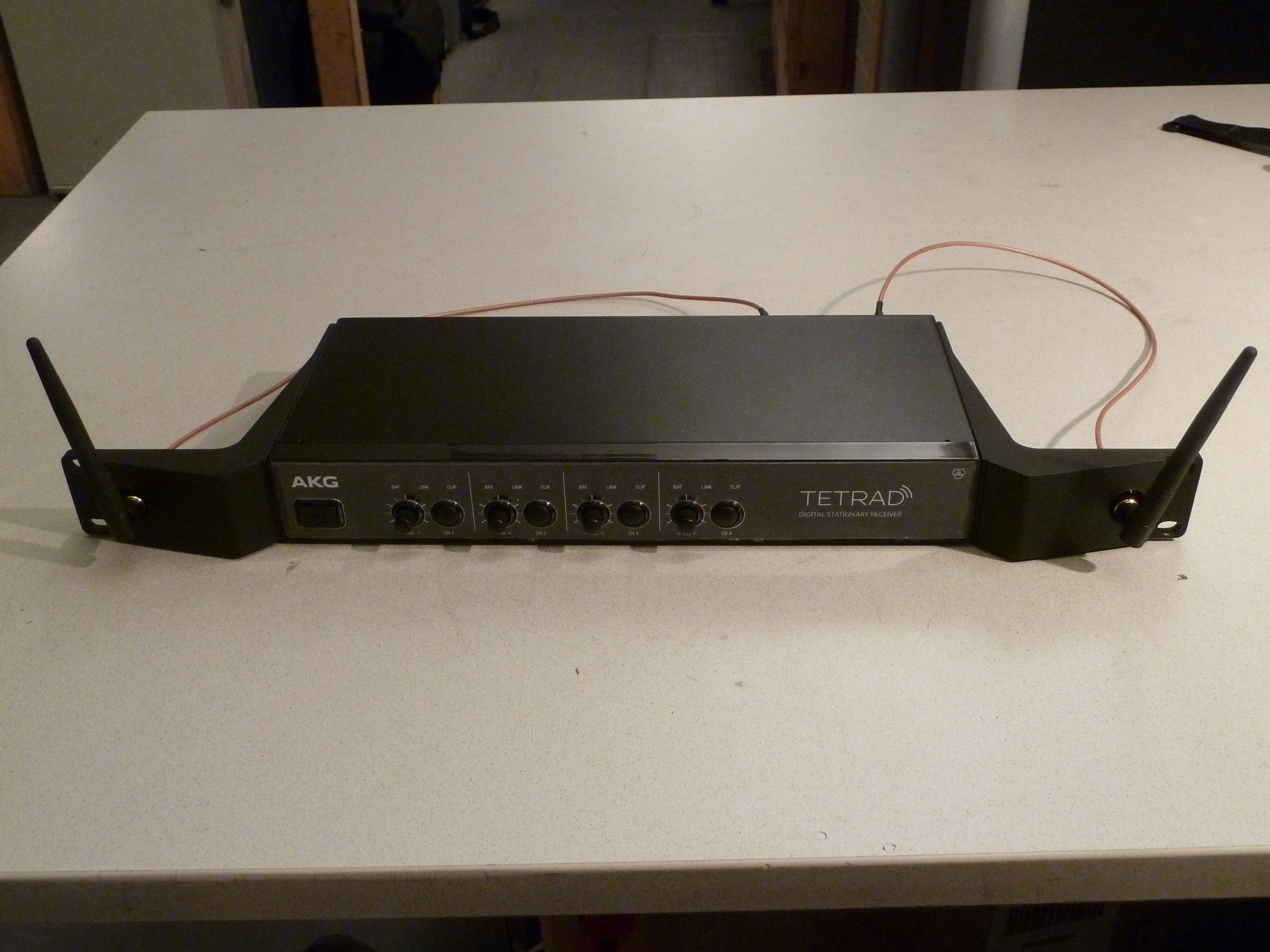 Digital wireless microphone receiver - FCC ID V3TDSRTET - AKG Acoustics GmbH