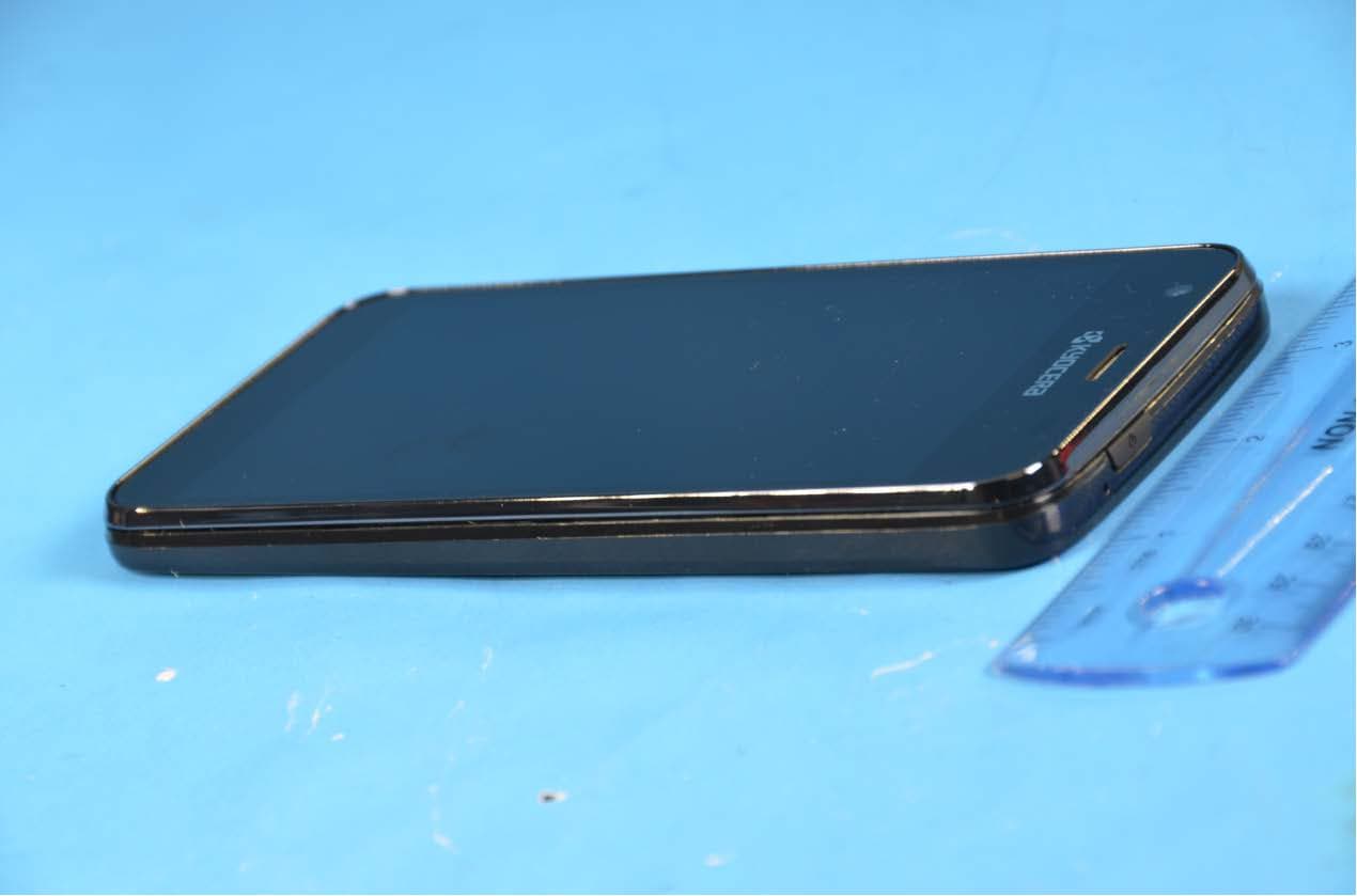 Multi-Band CDMA/LTE Phone with WLAN, Bluetooth and Nordic Transmitter - FCC ID V65CD8100 - Kyocera Corporation (2)