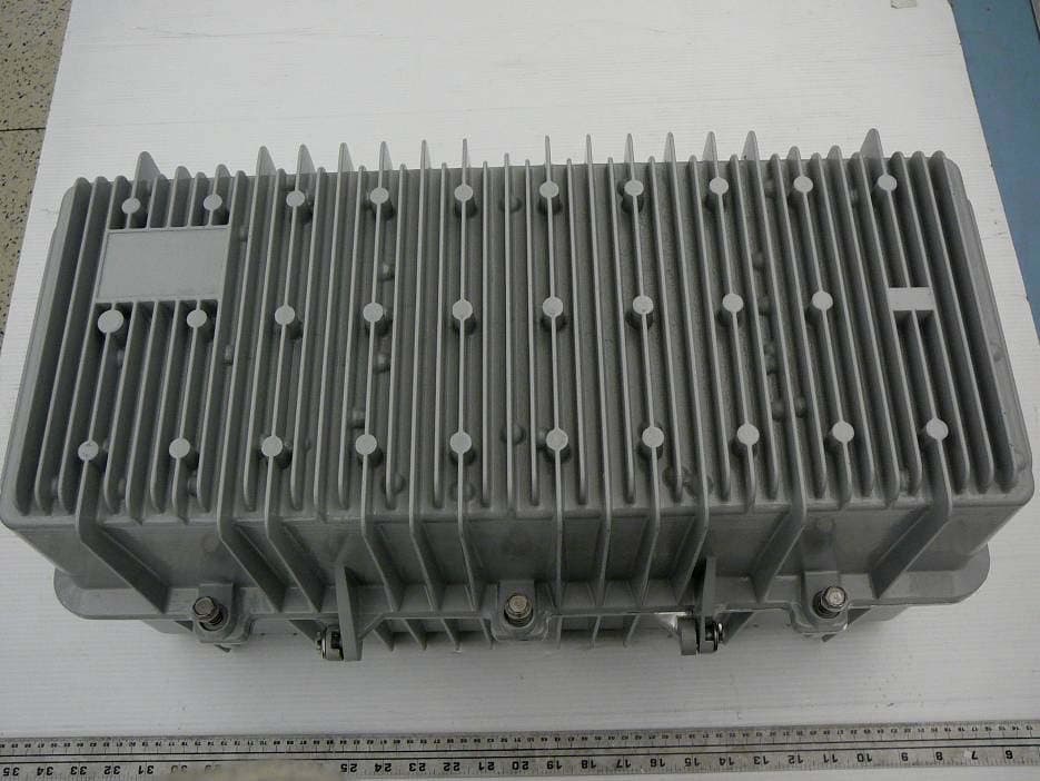 Single Band fiber optically fed 850MHz outdoor repeater - FCC ID V7DCM150D01 - Public Wireless, Inc