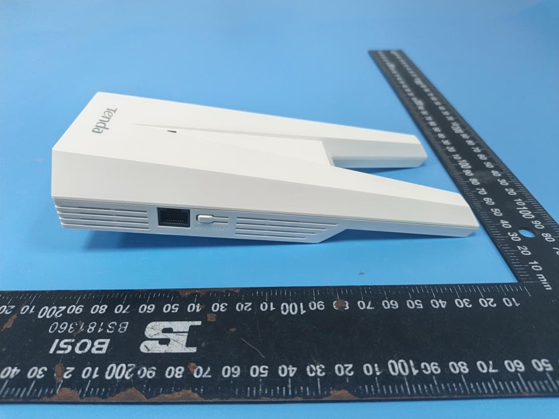 AX3000 Dual-Band Gigabit Wi-Fi Range Extender, AX1800 Dual-Band Gigabit Wi-Fi Range Extender - FCC ID V7TA33V2 - SHENZHEN TENDA TECHNOLOGY CO., LTD. (4)