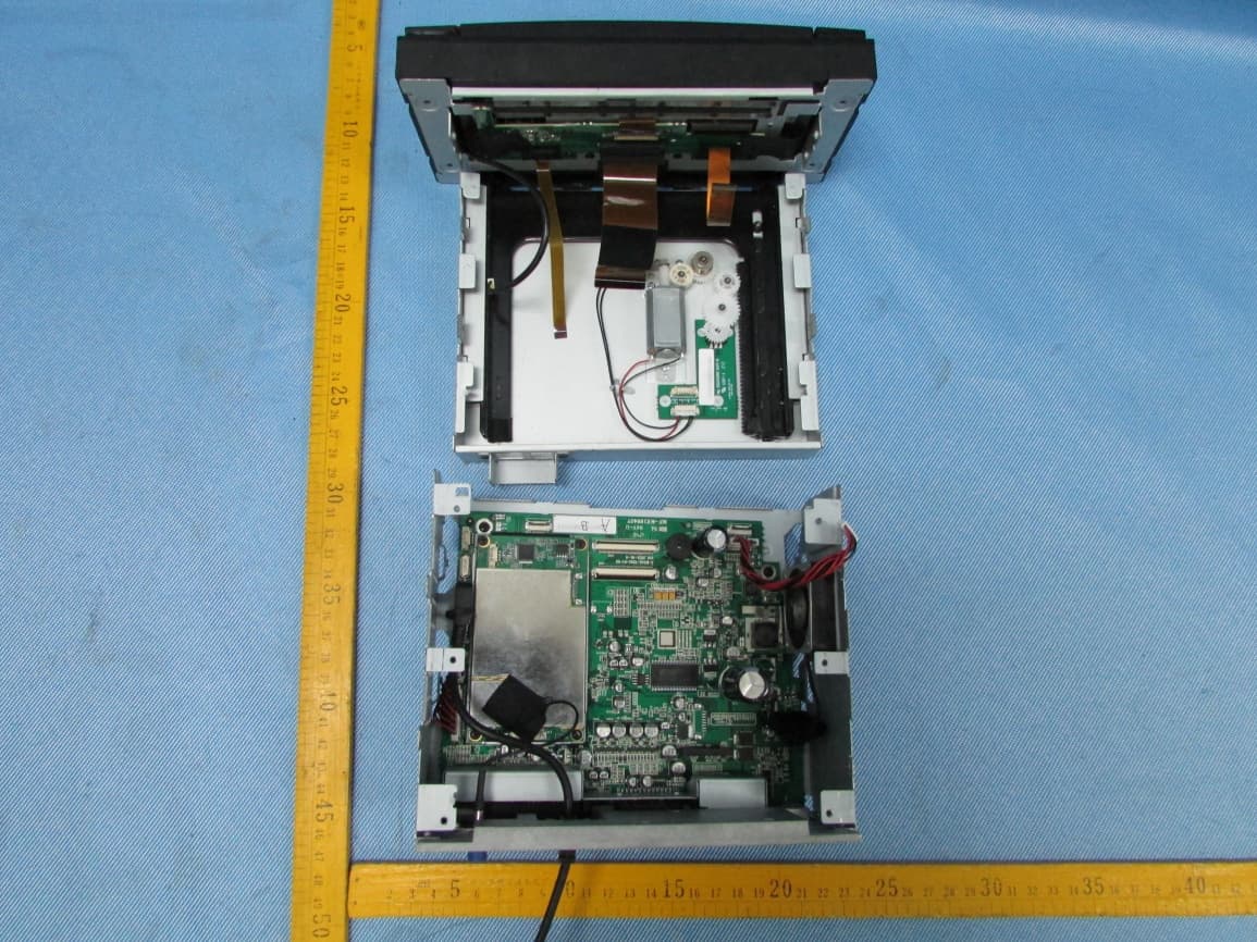 ENTERTAINMENT SYSTEM - FCC ID V8VCNE6206RS - SKYPINE ELECTRONICS (SHEN ZHEN) CO., LTD. (4)