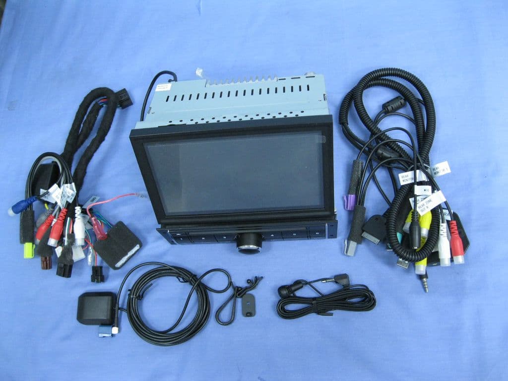 Car Navigation & Entertainment System - FCC ID V8VCNE6923A - SKYPINE ELECTRONICS (SHEN ZHEN) CO., LTD. (1)