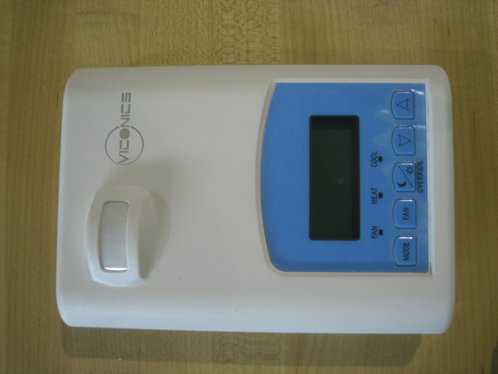 WIRELESS THERMOSTAT/DATA TERMINAL - FCC ID V95-VTR - Viconics Electronics Inc. (2)