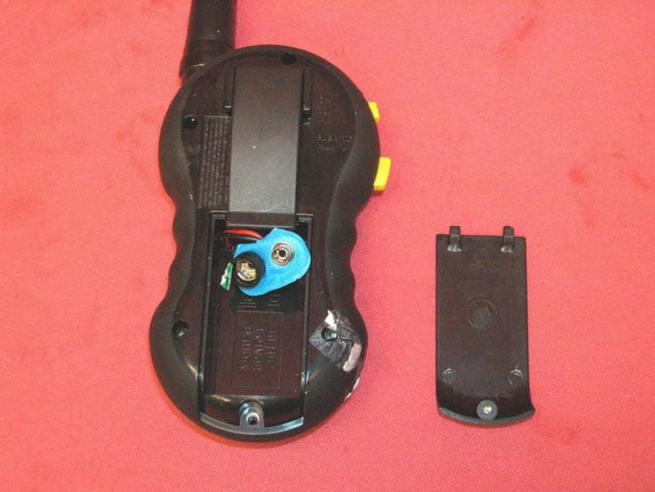 Toy Walkie Talkie - FCC ID VA2TK10311WT - Top King International Enterprises Ltd. (3)