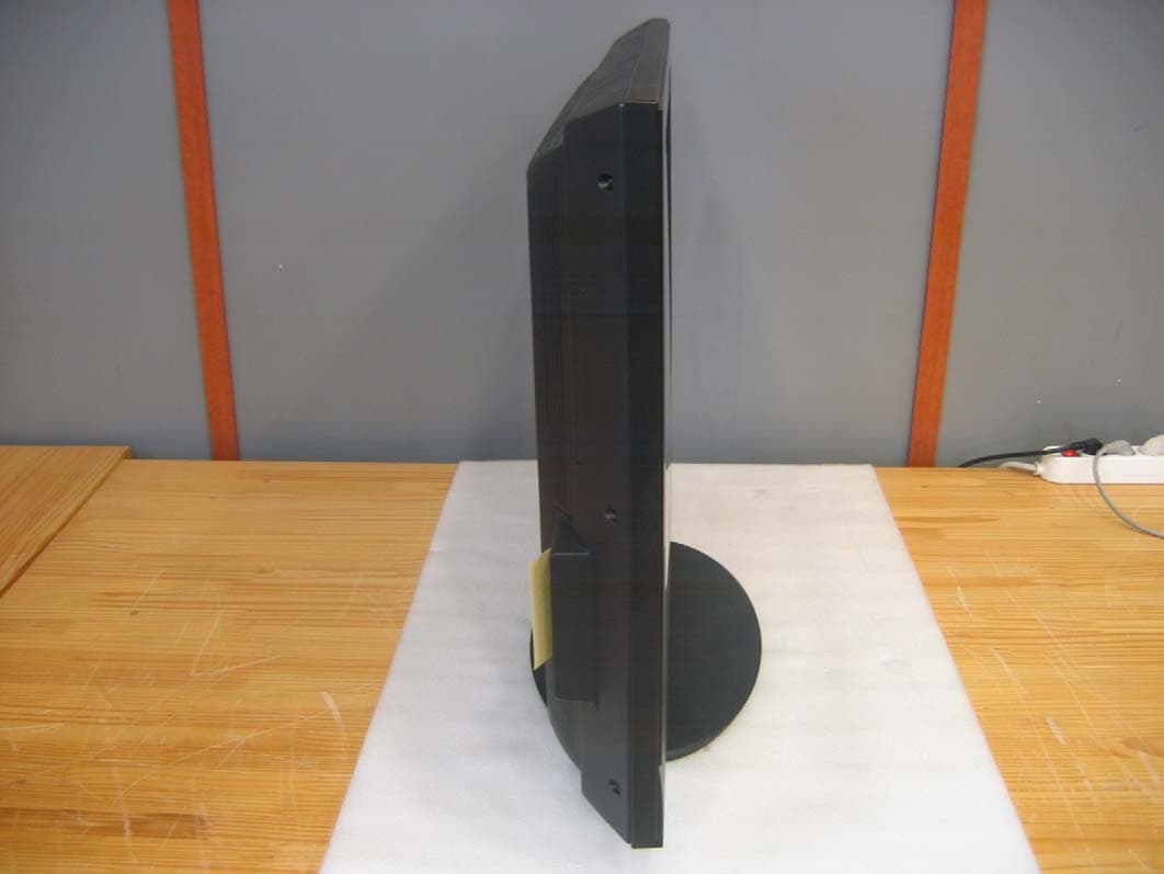 32 Inch LCD TV Monitor - FCC ID VAYLT3270BND - RED Co., Ltd. (3)