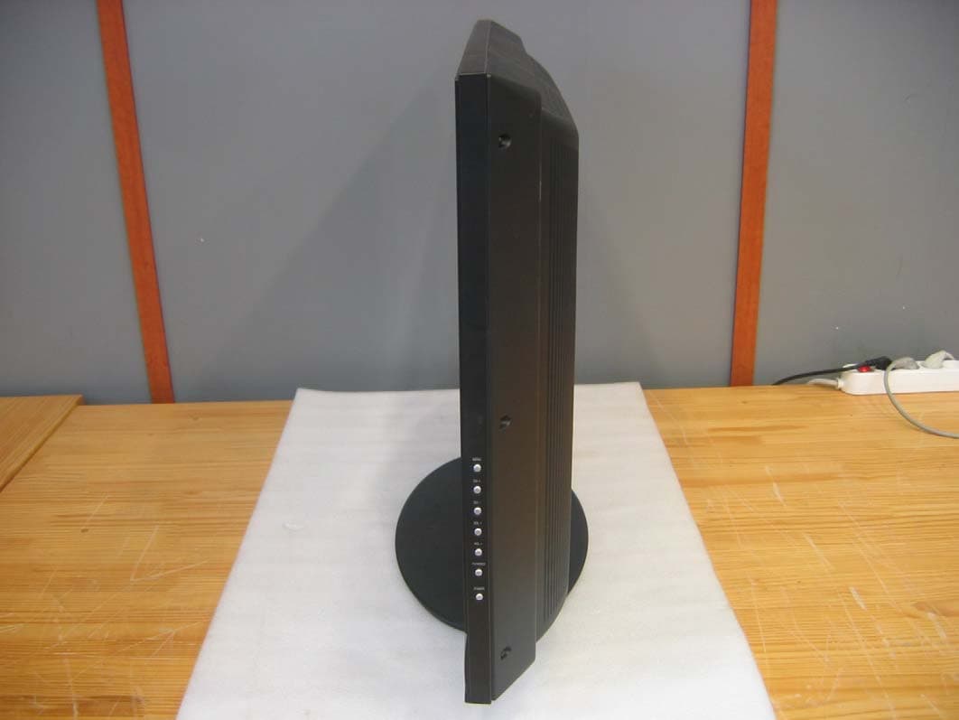 32 Inch LCD TV Monitor - FCC ID VAYLT3270BND - RED Co., Ltd. (4)