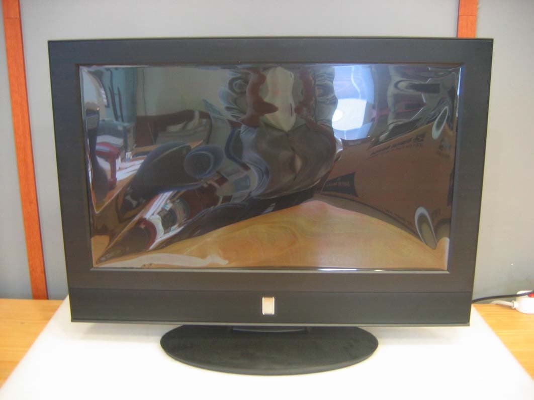 32 Inch LCD TV Monitor - FCC ID VAYLT3270BND - RED Co., Ltd. (2)