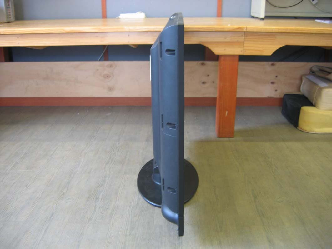 42 Inch LCD TV Monitor - FCC ID VAYLT4270BND - RED Co., Ltd. (3)
