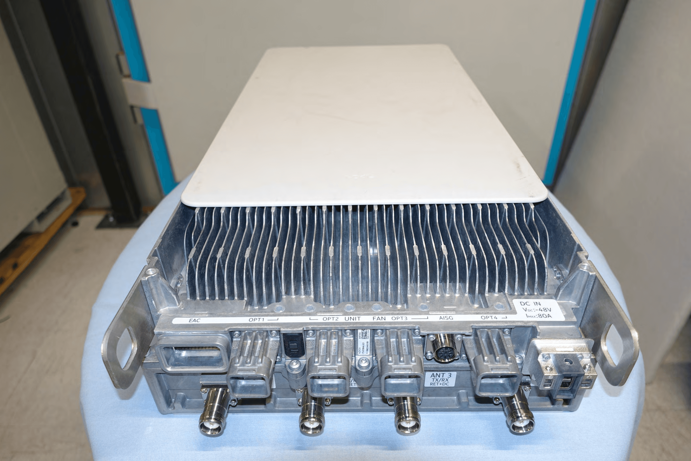 Base Transceiver Station Remote Radio Head - FCC ID VBNAHFIHA-01 - Nokia Solutions and Networks (3)
