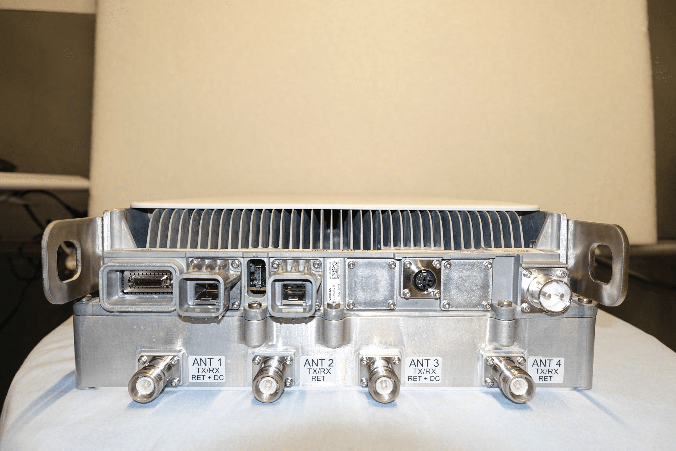 AirScale Base Transceiver Station Remote Radio Head - FCC ID VBNAHLOB-01 - Nokia Solutions and Networks (2)