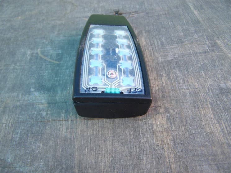Compact Keypad Remote Control - FCC ID VBWTF5 - Miratron, Inc. (2)