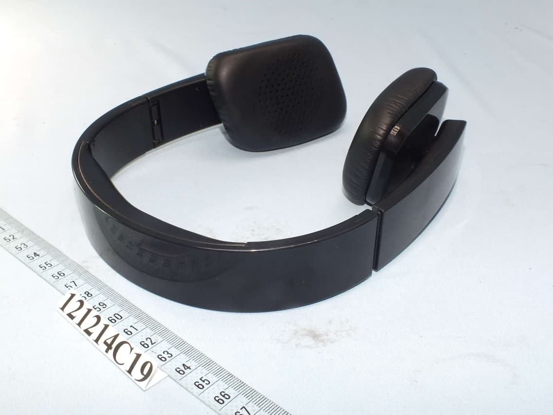Bluetooth stereo headset - FCC ID VEG-BXH-300 - General Infinity Ltd
