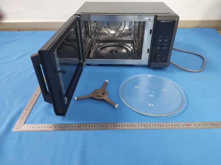 Microwave Oven - FCC ID VG8XC9P03YYW - Guangdong  Midea  Kitchen  Appliances  Manufacturing  Co.,Ltd (2)