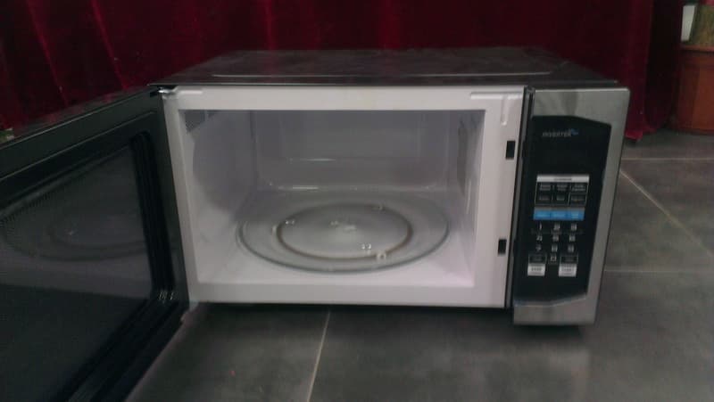 Microwave Oven - FCC ID VG8XM245AYY-PV - Guangdong  Midea  Kitchen  Appliances  Manufacturing  Co.,Ltd (2)