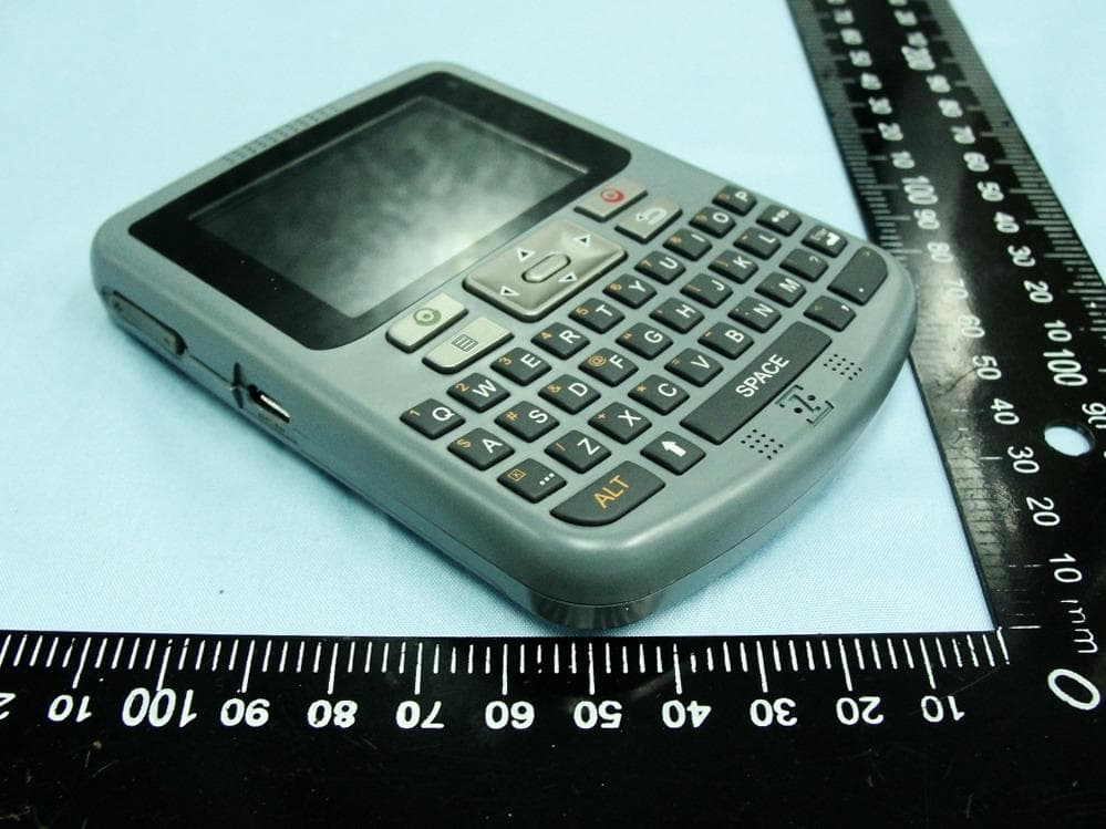 Z3 Wireless Messenger 3 - FCC ID VGUZWP1 - Zipit Wireless, Inc. (2)