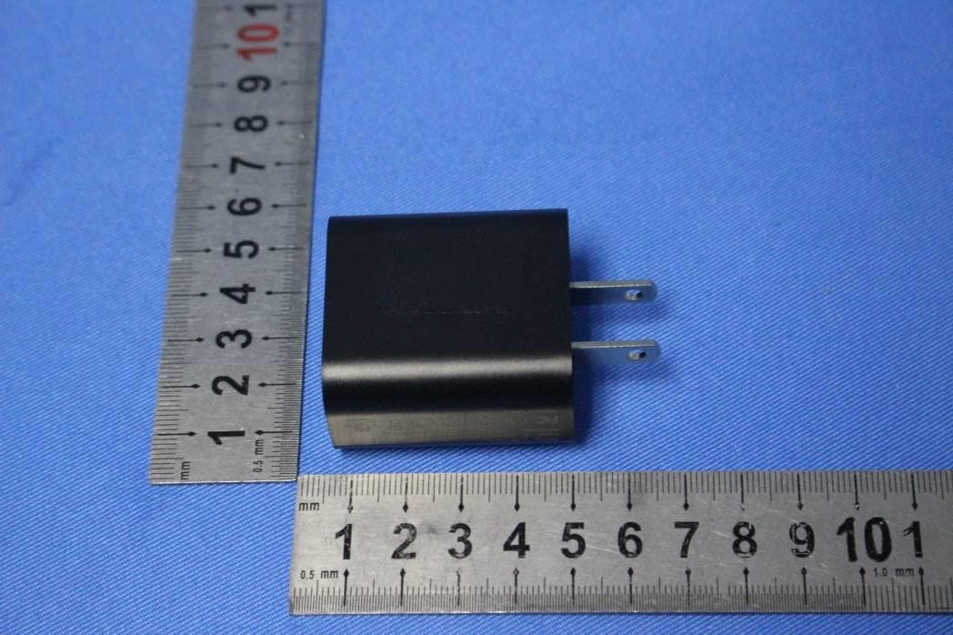 Alarm Clock Wireless Charger - FCC ID VIXRCQ510 - Voxx Accessories Corp.
