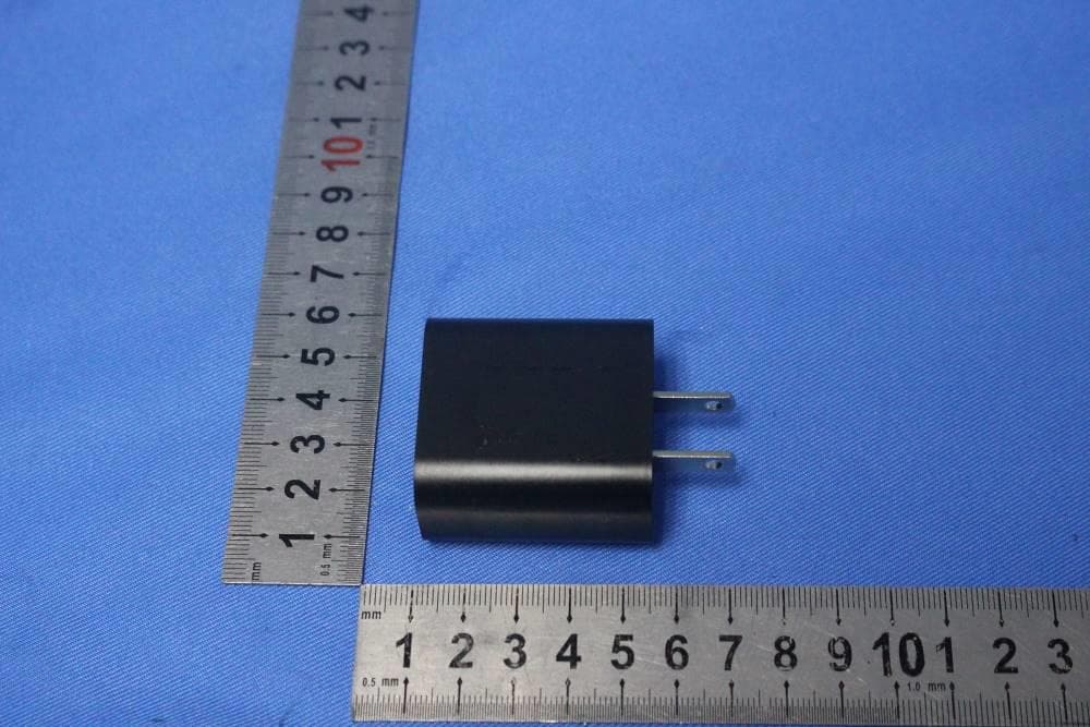 Alarm Clock Wireless Charger - FCC ID VIXRCQ520 - Voxx Accessories Corp.