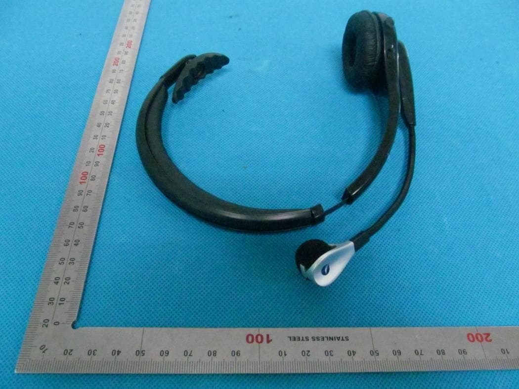 Bluetooth Headset - FCC ID VJ2THEBOOM-W - FUNG SHING CO. LTD (3)