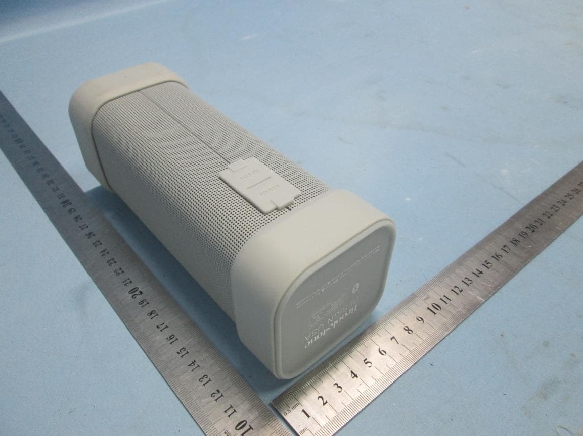 Portable Bluetooth Speaker - FCC ID VL5-BBUNPLUGGED - Plastoform Industries Ltd. (3)