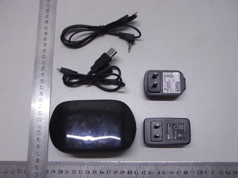 MINI BOOMBOX - FCC ID VL5F00003 - Plastoform Industries Ltd.