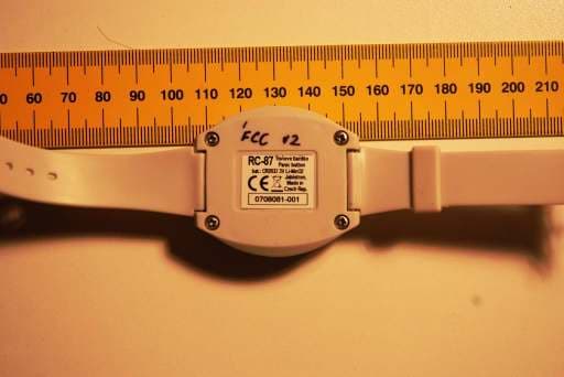 Wireless wrist button- Component of alarm system - FCC ID VL6RC87 - Jablotron Ltd (2)
