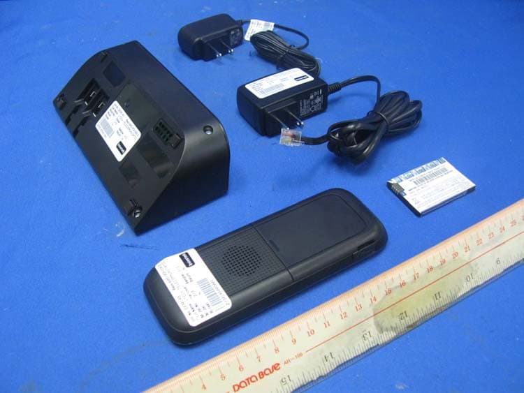 1.9GHz DECT Codless Phone_Handset Unit - FCC ID VLJ80-8388-00 - Binatone Electronics International Ltd. (3)