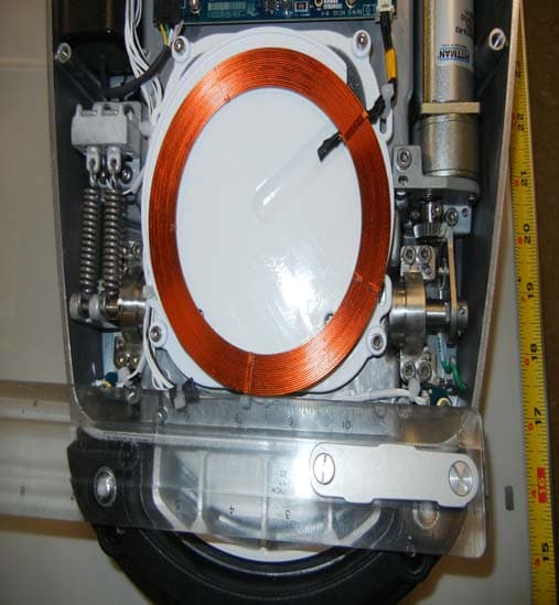 Centurion Vision System Footswitch - FCC ID VMCNGPFSW1 - Alcon Research LLC