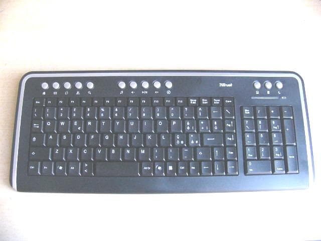 TRUST US DS-3200 WLOPT SL DESK - FCC ID VNK-15555 - Trust International BV