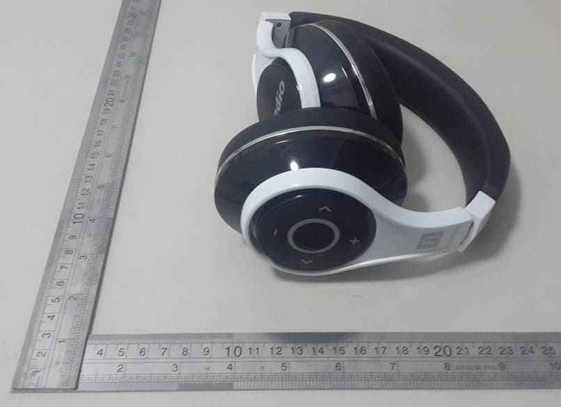 Bluetooth Headset - FCC ID VO8-UFO - GuangZhou LIWEI Electronics, LTD (3)