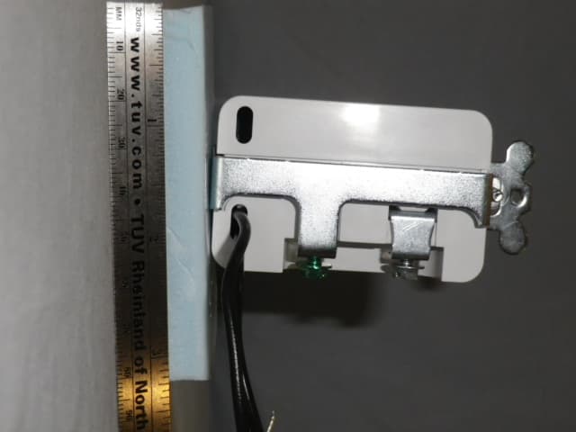 Wireless Wall Switch - FCC ID VR8-SSIINTR002 - Sensor Switch, Inc.
