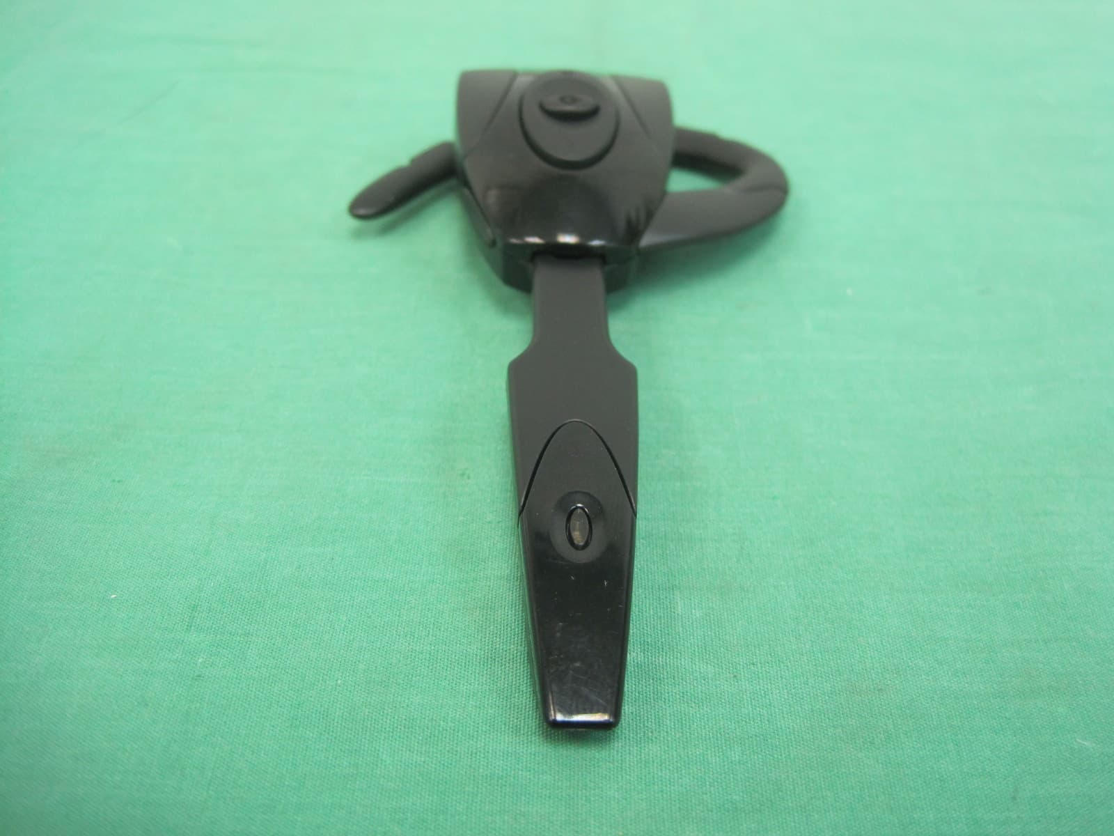 Mono Bluetooth Headset - FCC ID VS9EX1P31GS - Good Better Best Ltd trading as Gioteck (5)