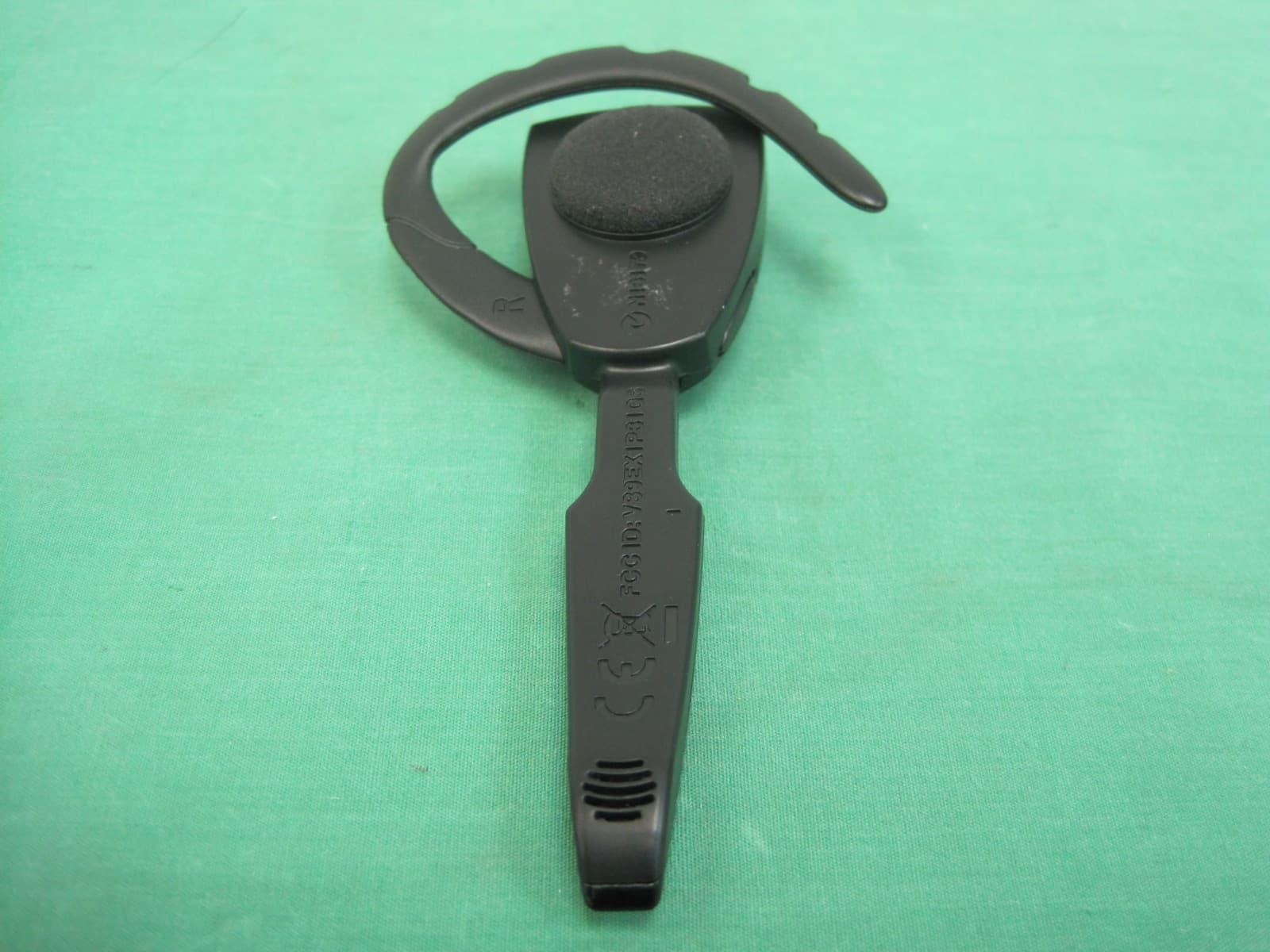 Mono Bluetooth Headset - FCC ID VS9EX1P31GS - Good Better Best Ltd trading as Gioteck (2)
