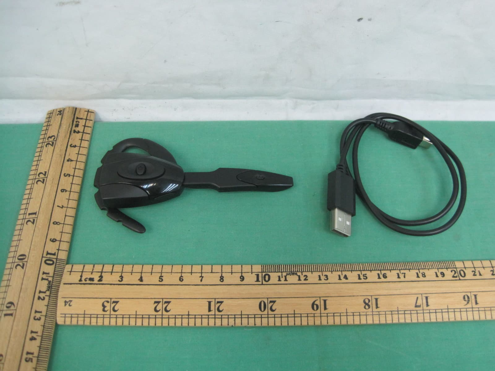 Mono Bluetooth Headset - FCC ID VS9EX1P31GS - Good Better Best Ltd trading as Gioteck (1)