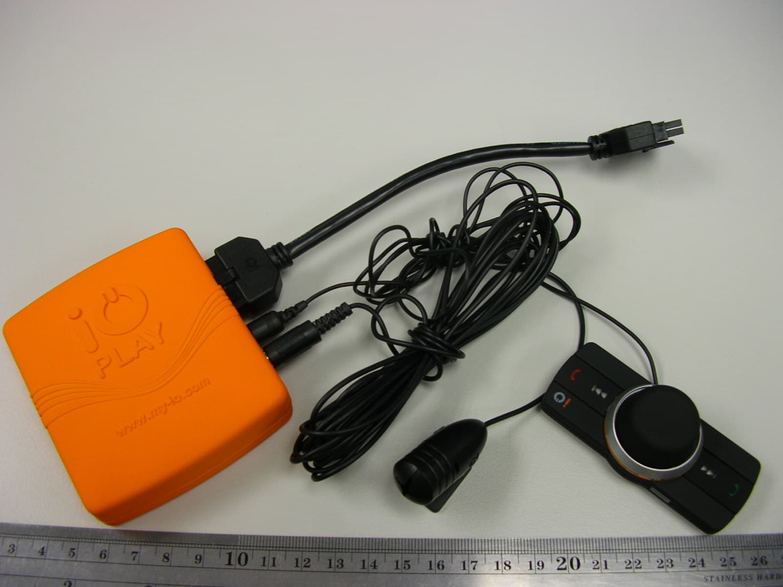Bluetooth Car Kit - FCC ID VUHIOPLAY - Armour Automotive Ltd (2)