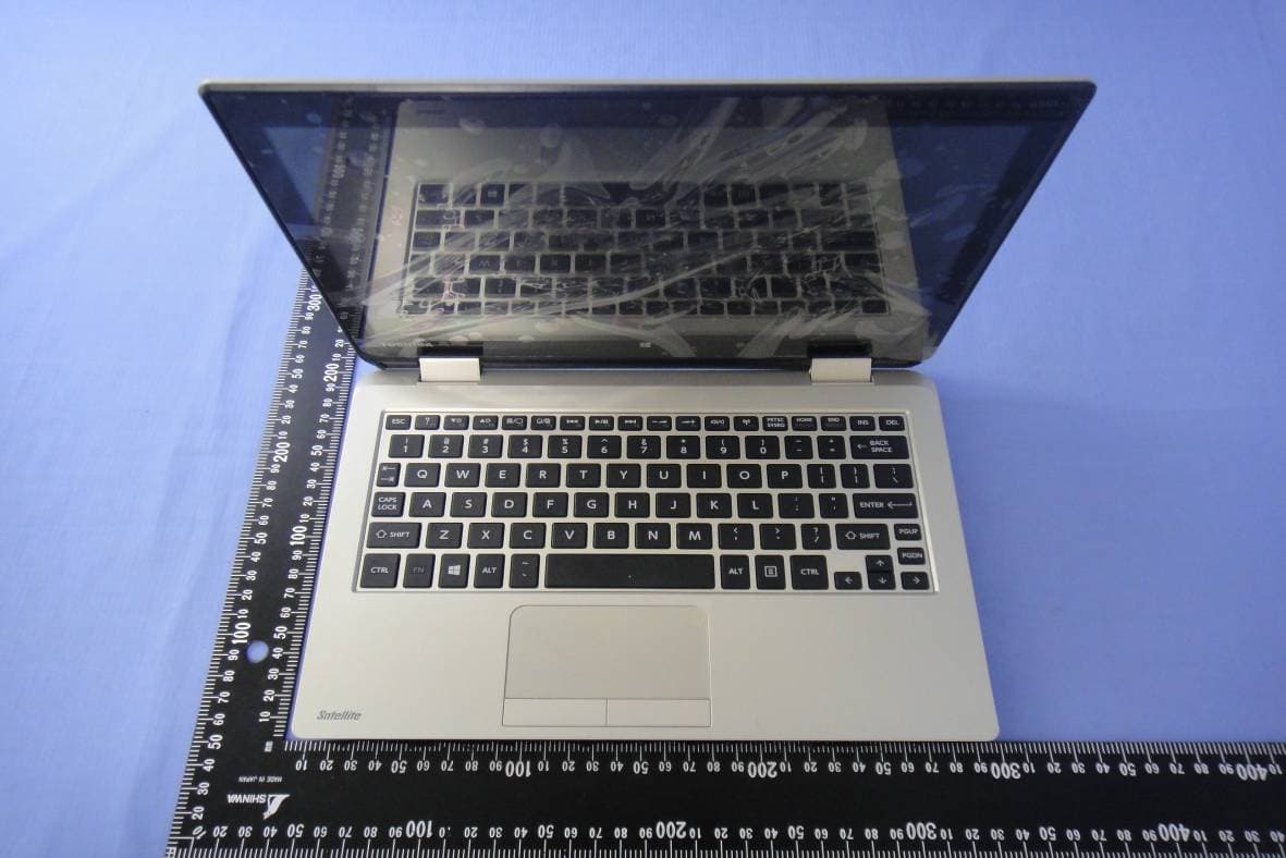 Notebook Computer - FCC ID VUI-MORPHEUS20 - PEGATRON CORPORATION (4)