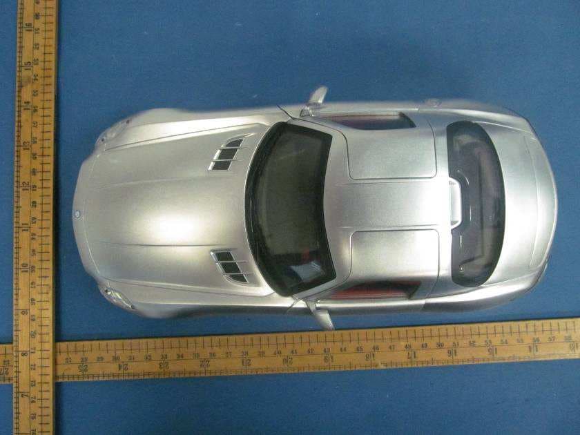 MERCEDES-BENZ SLS AMG - FCC ID VVA2580007 - Guangdong Alpha Animation and Culture Co., Ltd. (2)