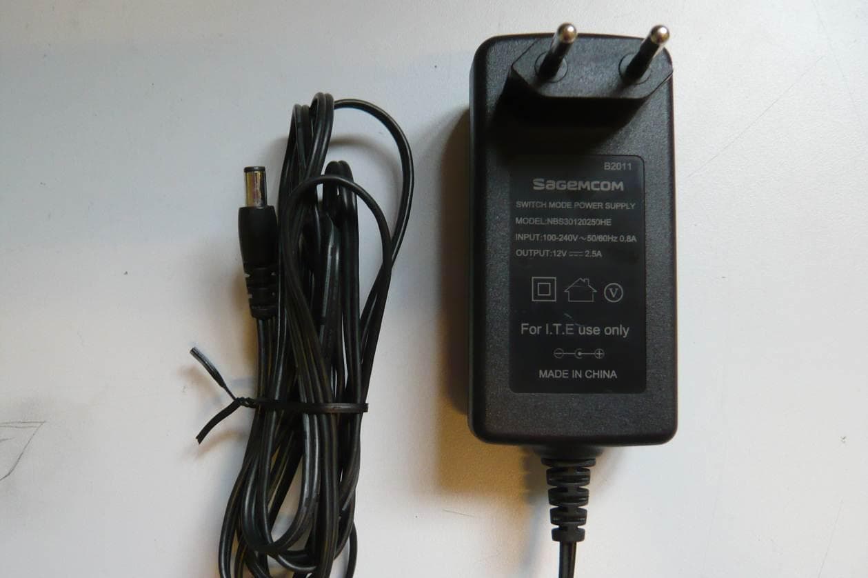 Fast 5260CV Home Router - FCC ID VW3FAST5260CV - SAGEMCOM BROADBAND SAS (3)